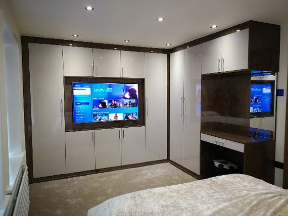 Fitted bedroom wardrobes
